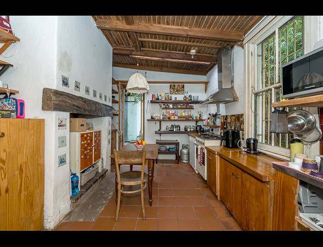 3 BEDROOM FREESTANDING TO LET IN ST JAMES
